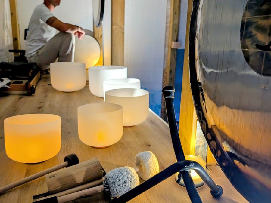 Sound healing in Tavira, Algarve with Gongs and crystal bowls
